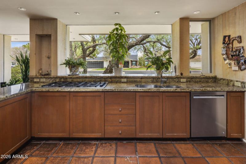 kitchen view to front