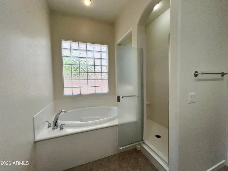 Soaking bath or sit-in shwr, your choice