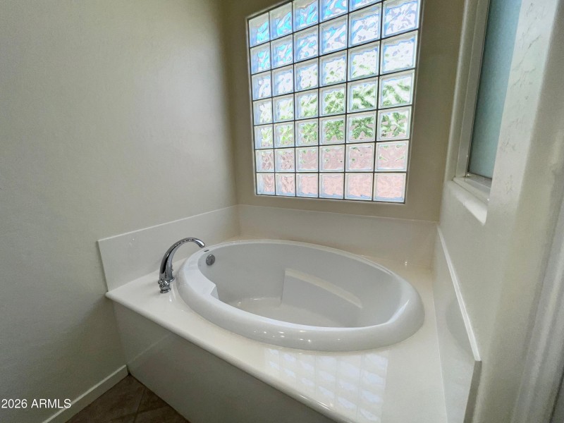 Soaking bath or sit-in shwr, your choice