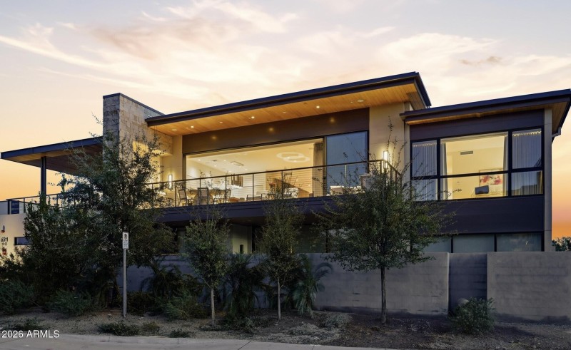 039_Exterior Balcony View