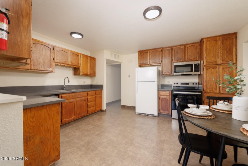 W Pepper Place (1724)-13