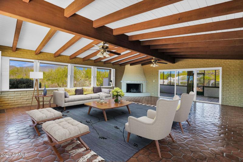 Welcome! Inviting Living Room