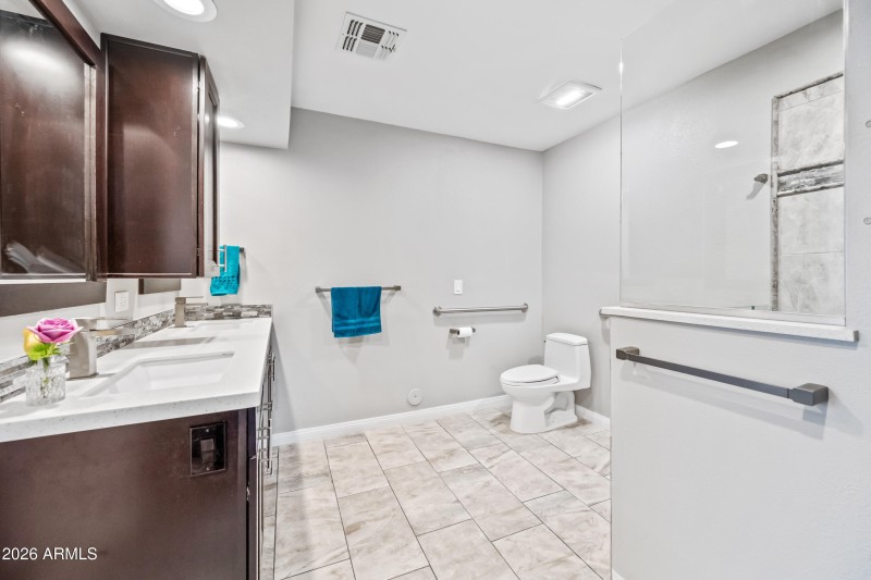 ACCESS TO PRIMARY & FLEX SPACE LIVING