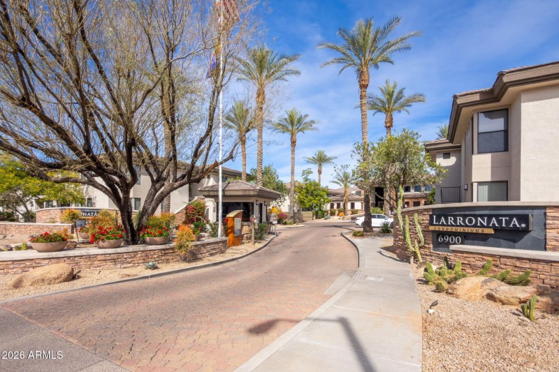 Larronata Condominiums - 02