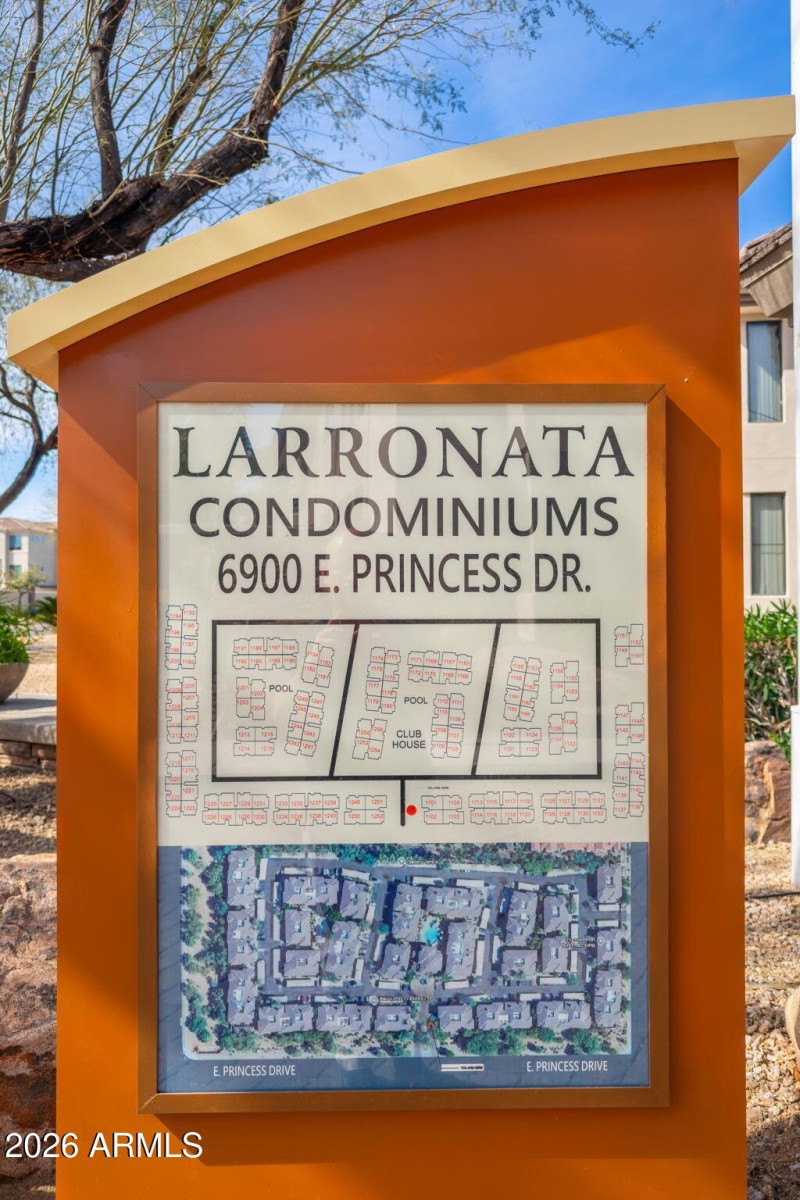 Larronata Condominiums - 04