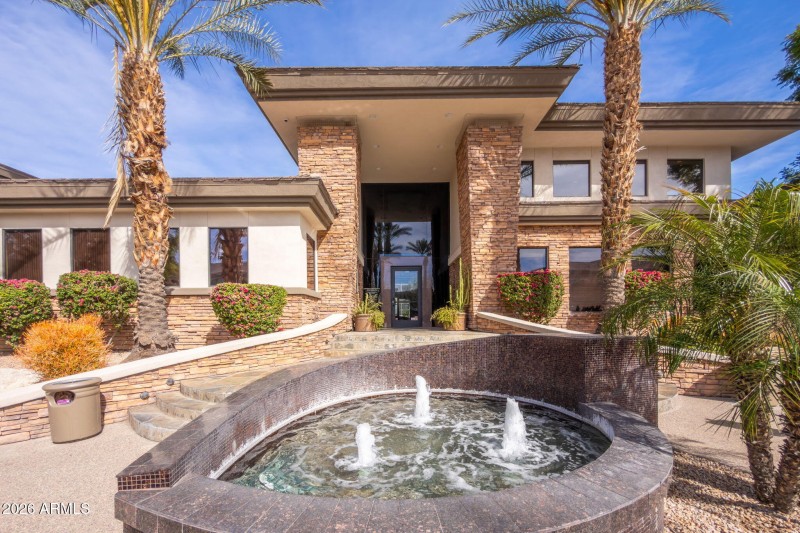 Larronata Condominiums - 06