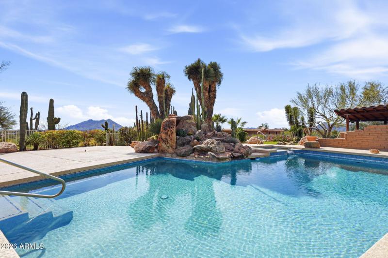 6601 E Willow Springs Ln N