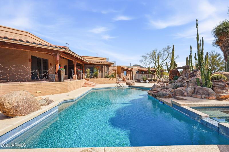 6601 E Willow Springs Ln N