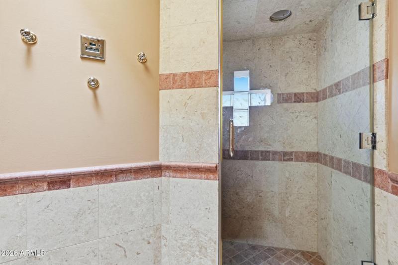 6601 E Willow Springs Ln N