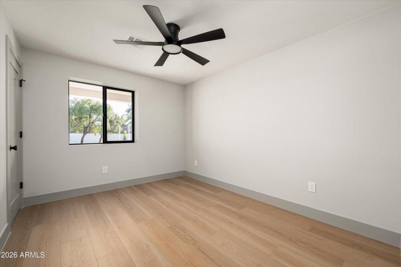 27-7121ELarkspurDr-27