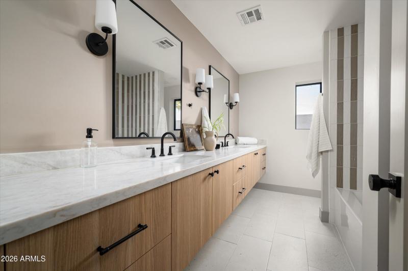 31-7121ELarkspurDr-31