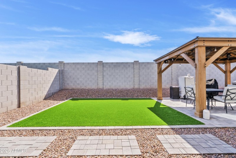 Backyard/Turf/Pergola