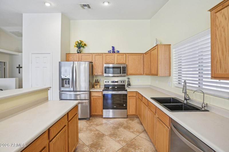 12-web-or-mls-E Aloe Pl-S2702-012