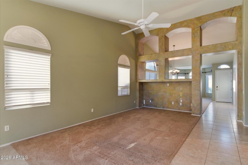 Vaulted Ceilings & Accent Niches