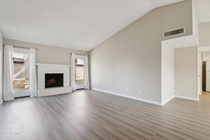 6-print-W Continental Dr-S2702-006