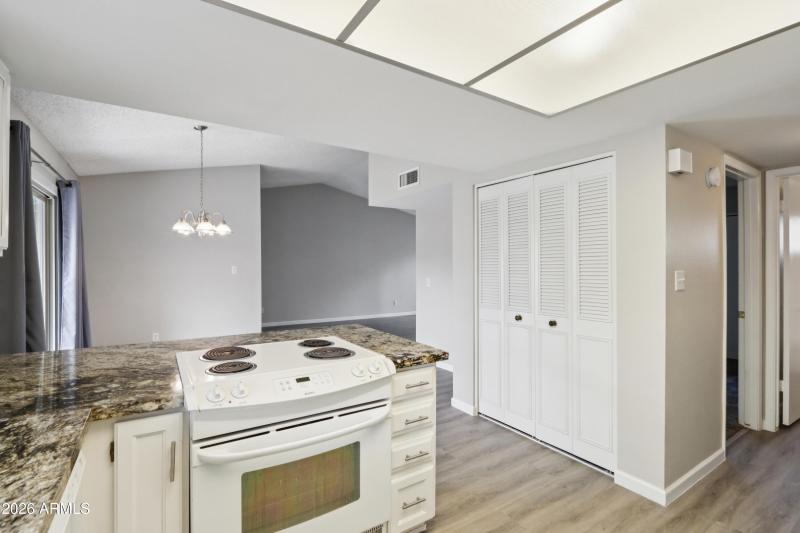 15-print-W Continental Dr-S2702-015