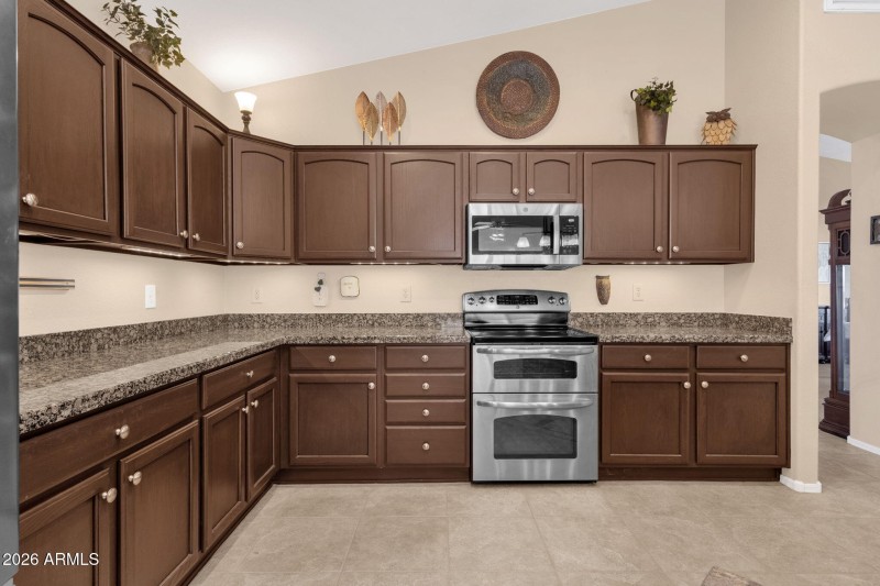 19-web-or-mls-10234-e-arrowvale-dr