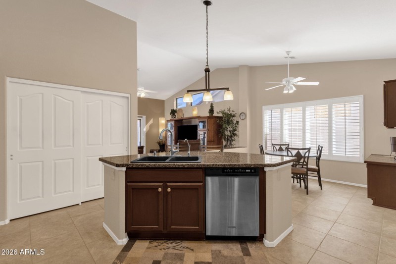 20-web-or-mls-10234-e-arrowvale-dr