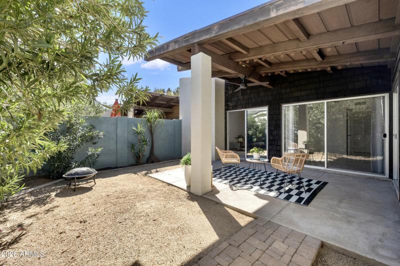 Indoor-Outdoor Everyday Flow