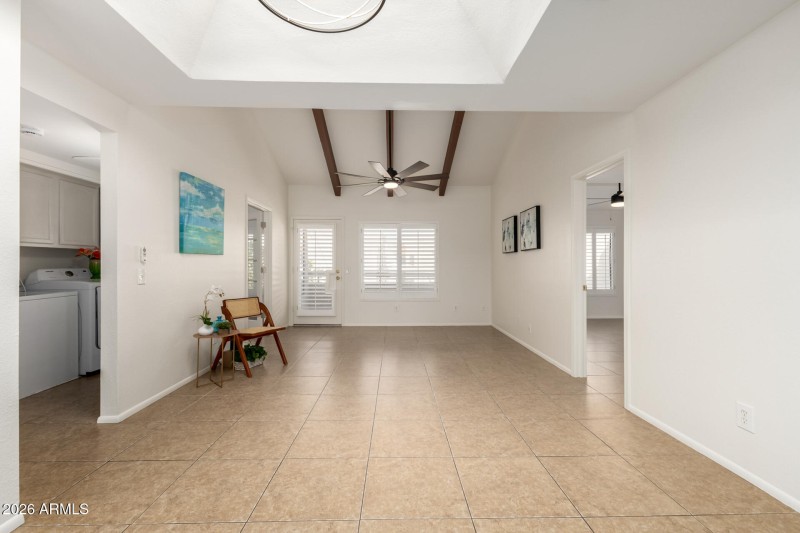Vaulted ceilings/wood beams