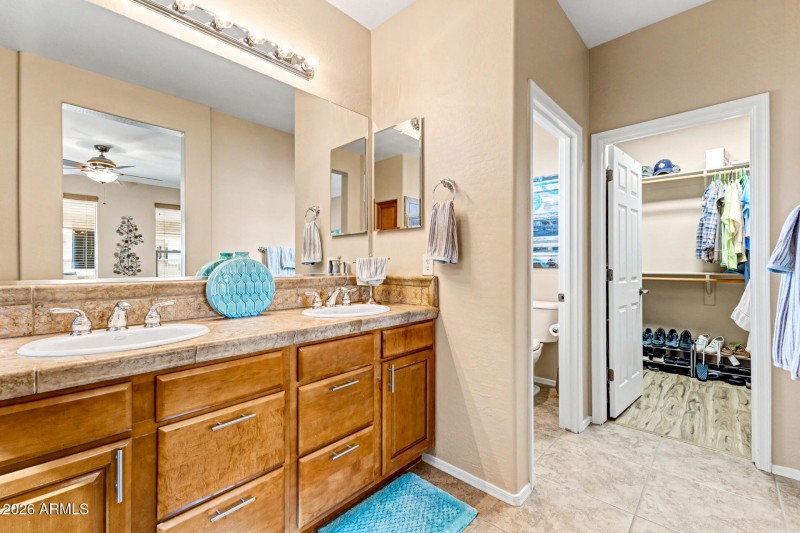 19 Master Bathroom