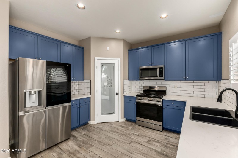 13 - Catherine 40136