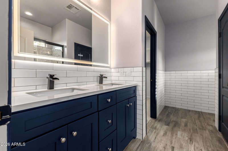 17 - Catherine 40136