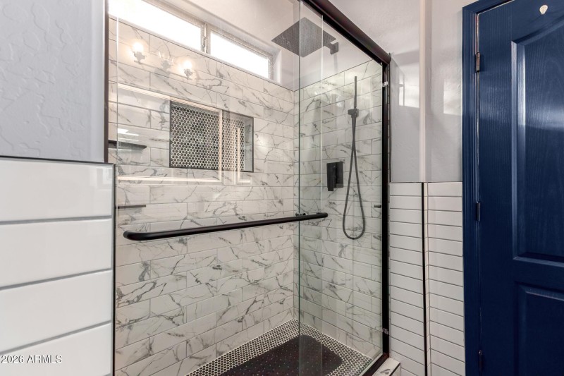 18 - Catherine 40136