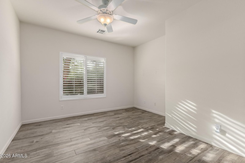 24 - Catherine 40136