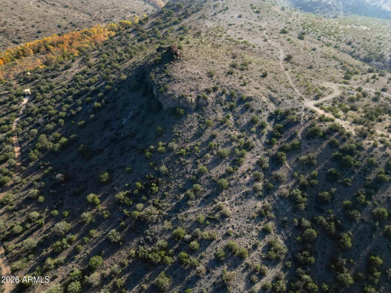 Knoll trail upper access road