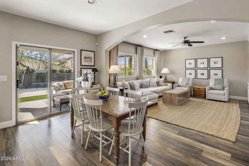 Eat in Kitchen Dining Area