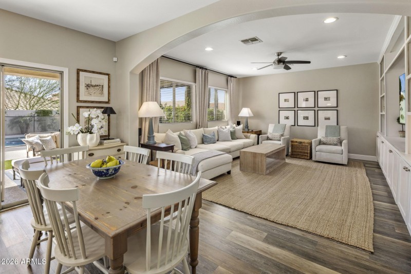 Eat in Kitchen Dining Area