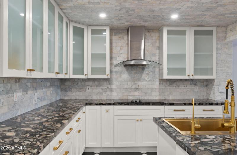 13-web-or-mls-Kitchen10