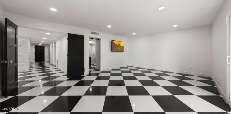 30-web-or-mls-Main Level Primary Bedroom