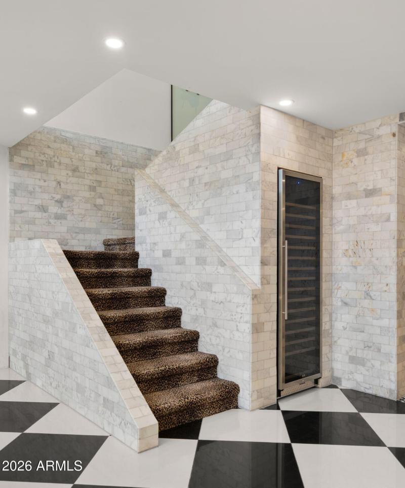 36-web-or-mls-Staircase (2)