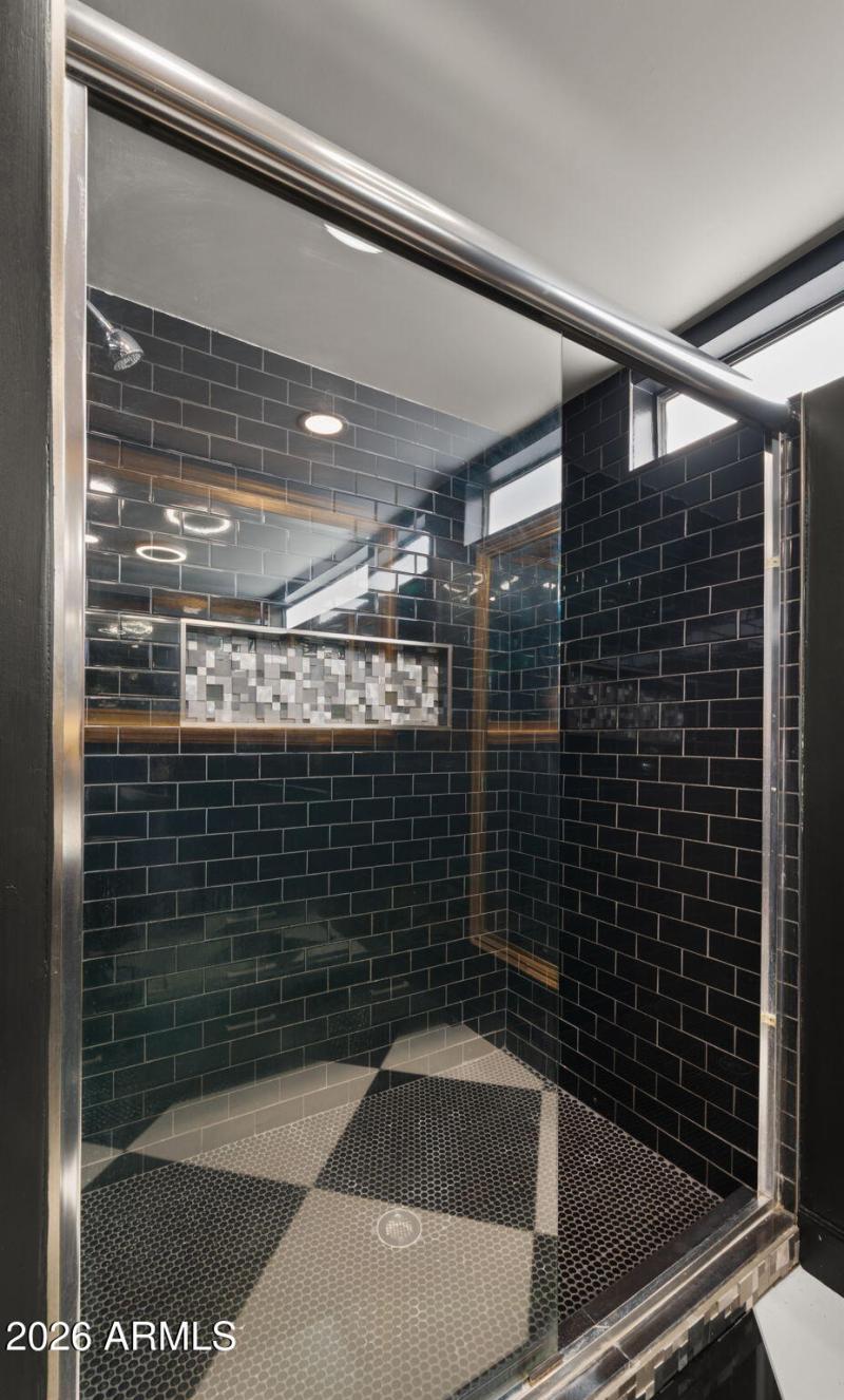 45-web-or-mls-Full Bathroom1