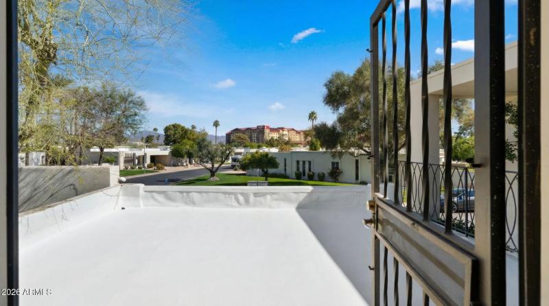 48-web-or-mls-Roof Top Deck_AI Edit