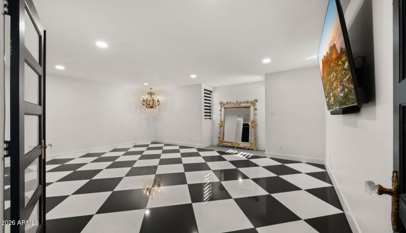 51-web-or-mls-Upstairs Primary Bedroom2