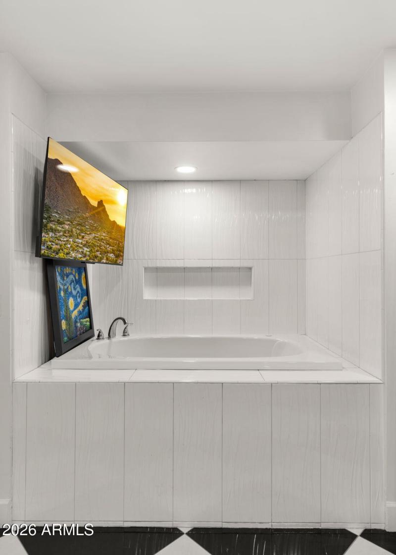 58-web-or-mls-Upstairs Primary Bedroom10