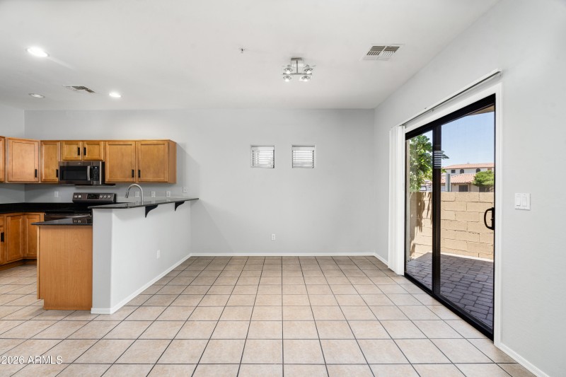 06-7601 E Roosevelt St 1005 (6 of 37)