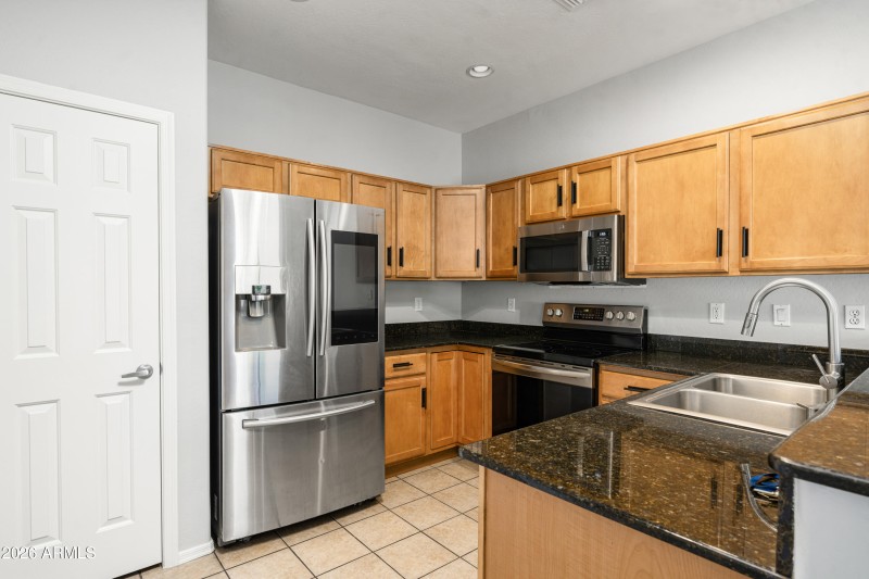 08-7601 E Roosevelt St 1005 (8 of 37)