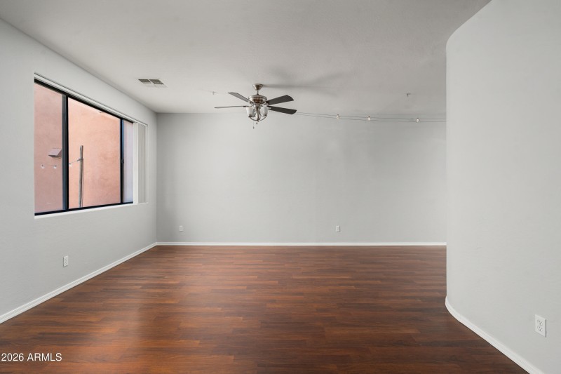 12-7601 E Roosevelt St 1005 (12 of 37)