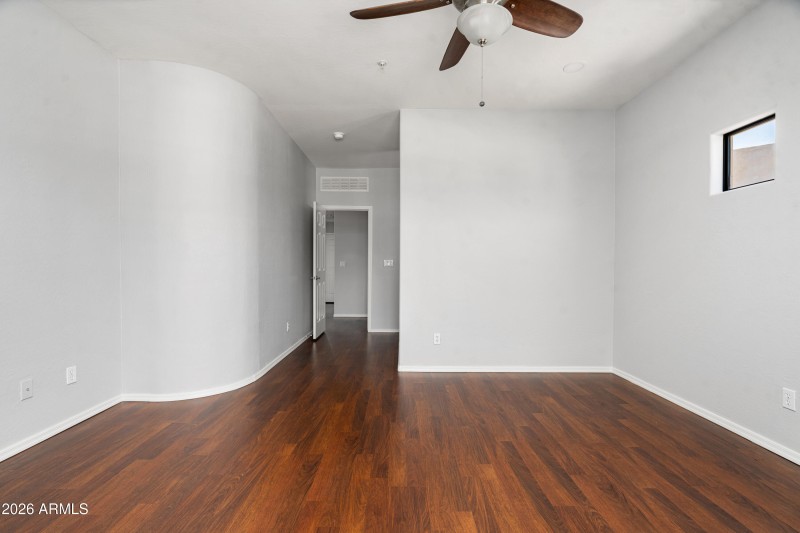 21-7601 E Roosevelt St 1005 (21 of 37)