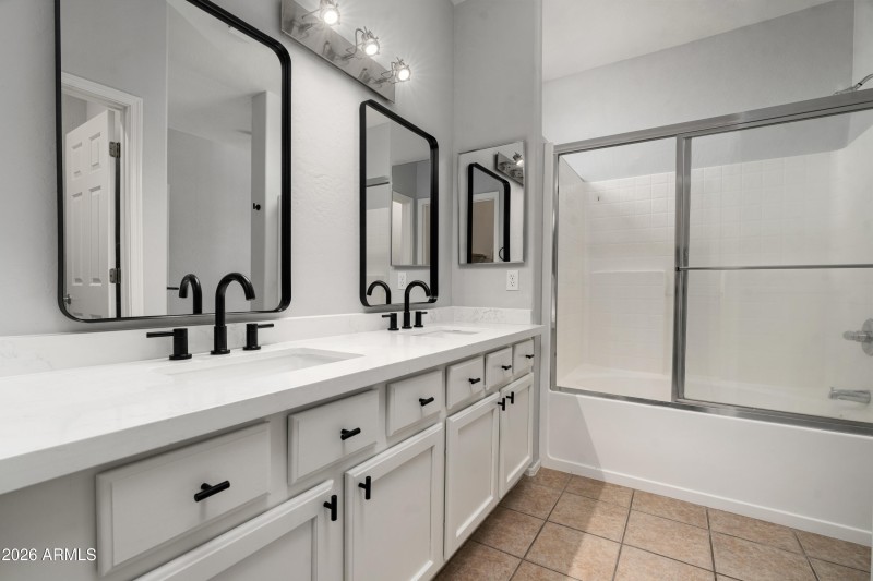 22-7601 E Roosevelt St 1005 (25 of 37)