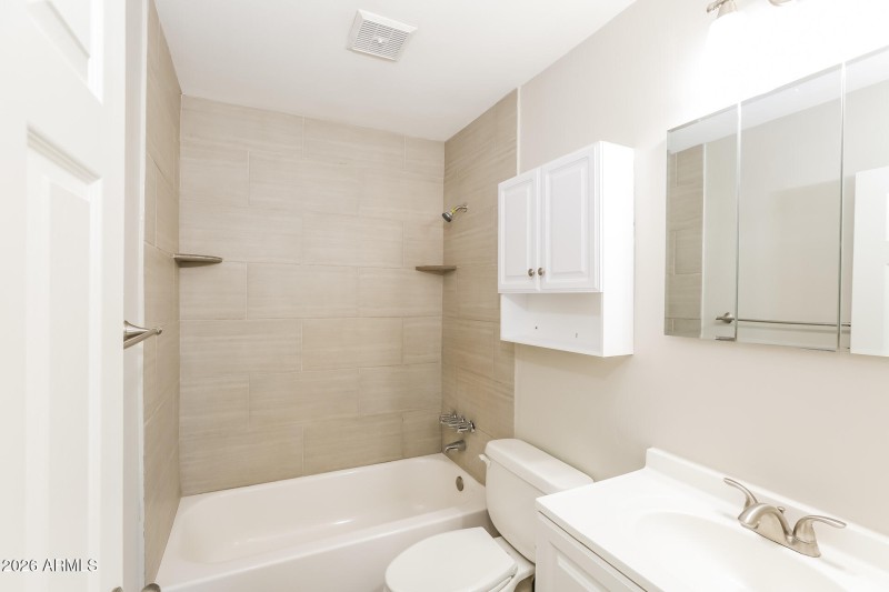 013-photo-bathroom-13254528