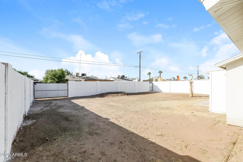 015-photo-rear-view-13254535