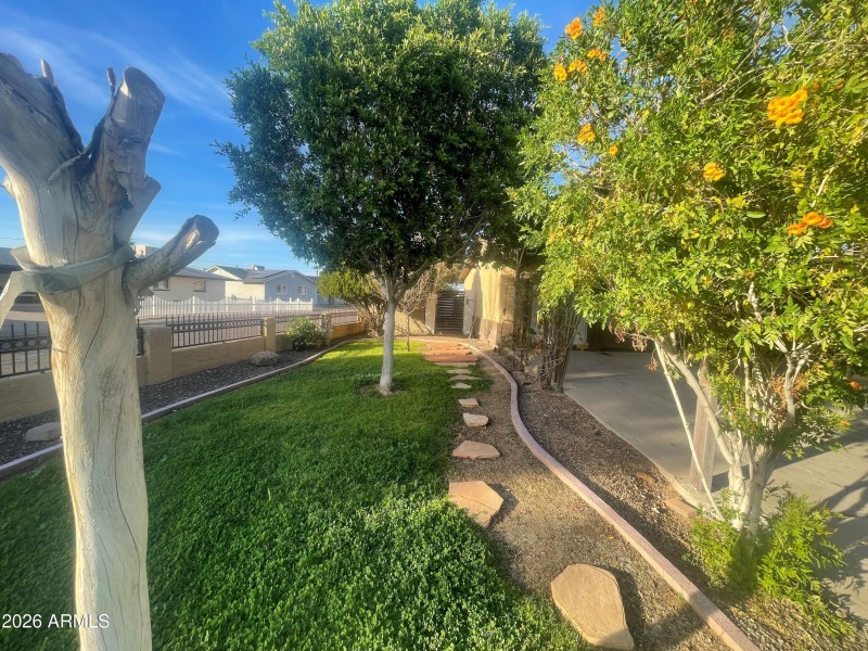 5526 W Indianola Ave 4