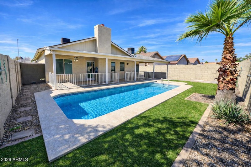 9486C8BC-7492-45D3-A18A-000C30993184