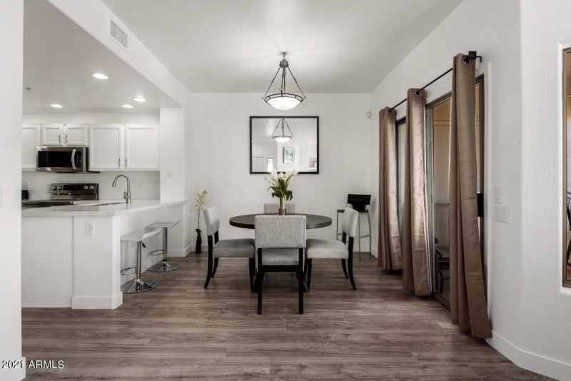 20121-North-76th-Street-2003-11