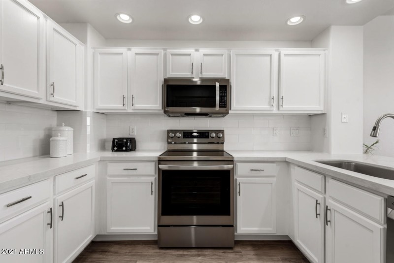 20121-North-76th-Street-2003-18